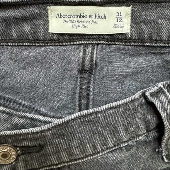 Abercrombie 90’s High Rise Jeans - Picture 2 of 3